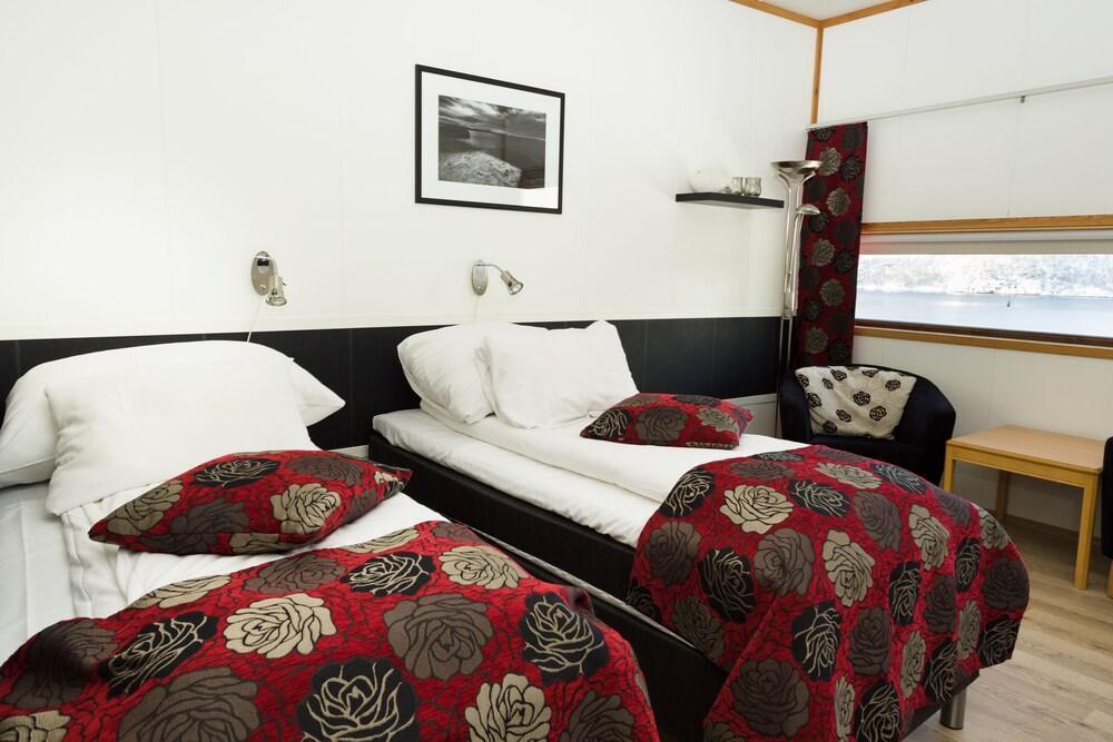 Tjeldsundbrua Hotel Skanland Esterno foto